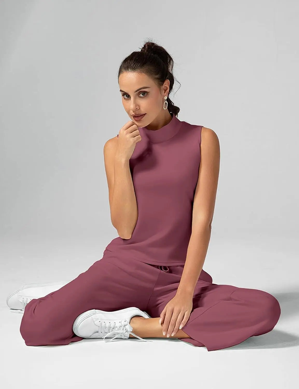 Weekend Uniform – Luxe Two-Piece Outfit with Cropped Top & Lounge Pants