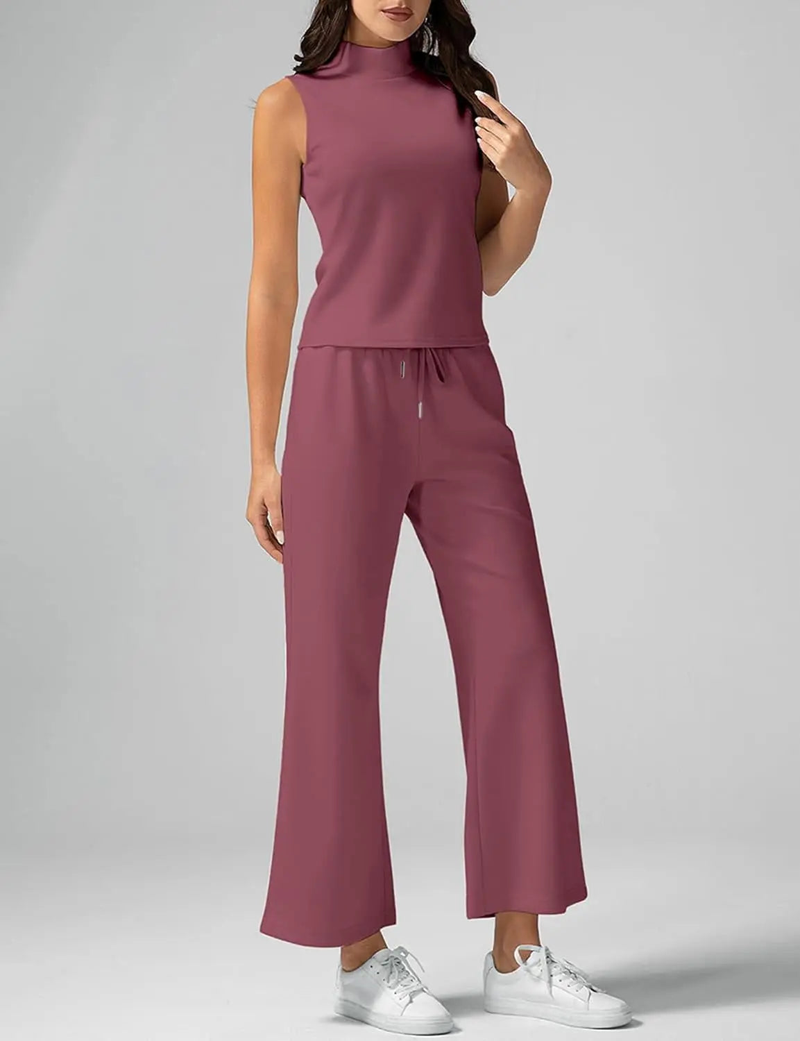 Weekend Uniform – Luxe Two-Piece Outfit with Cropped Top & Lounge Pants