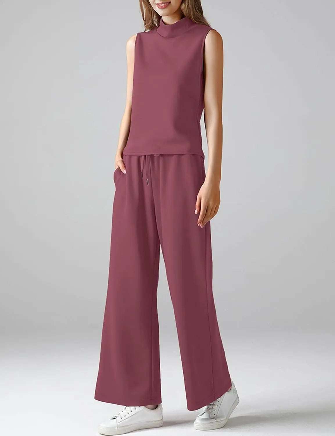 Weekend Uniform – Luxe Two-Piece Outfit with Cropped Top & Lounge Pants